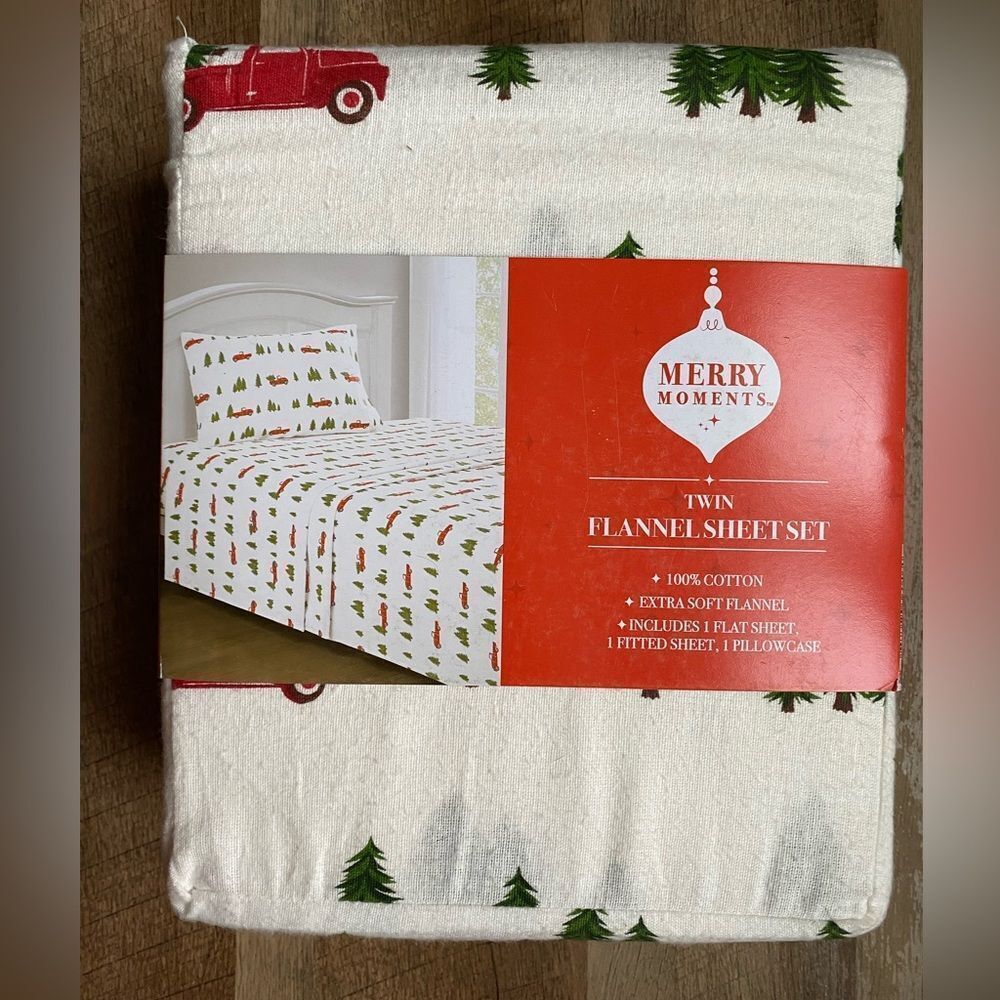 Twin Flannel Sheet Set - Festive White